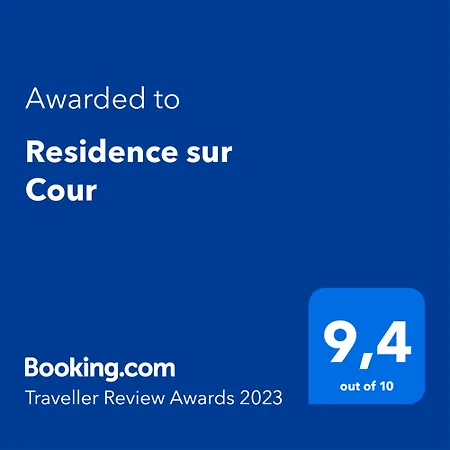 Sur Cour Apartment Paris