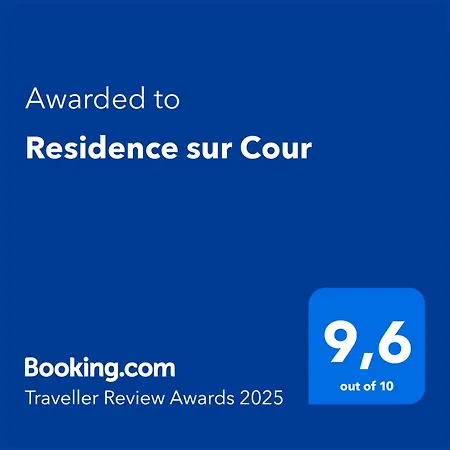 Sur Cour Apartment Paris