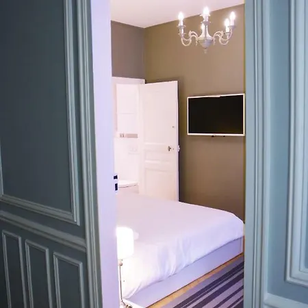 Apartment Sur Cour Paris