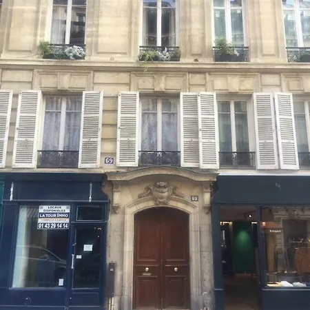 Sur Cour Apartment Paris
