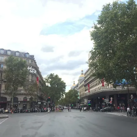 Sur Cour Lägenhet *