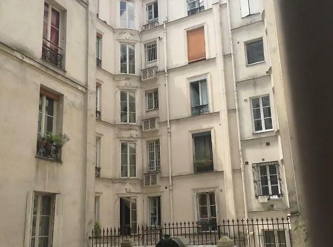 Sur Cour * Parigi